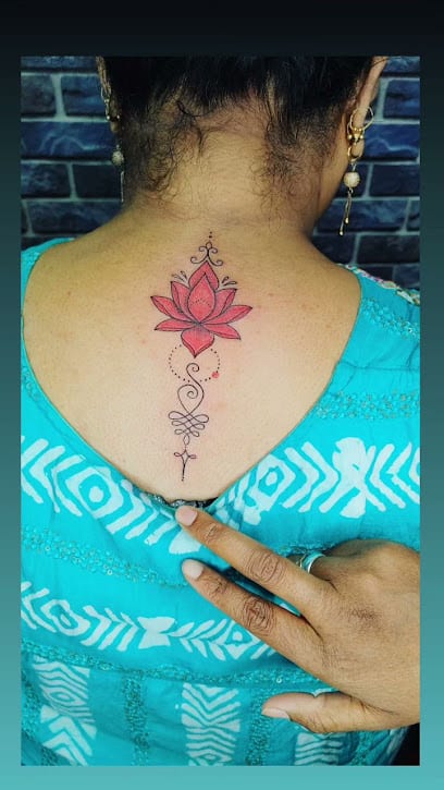 Black ink tattooz & piercing
