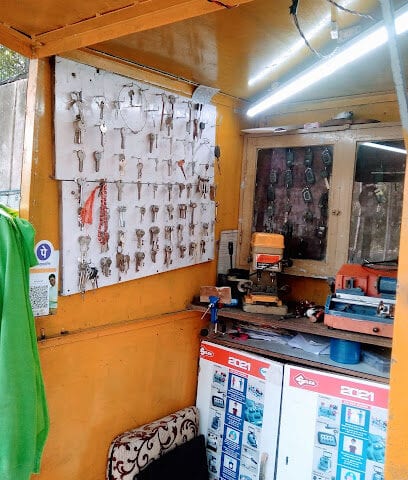 Hussain Key Maker