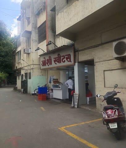 Joshi Sweets, KNP