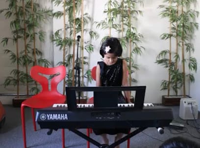 MAD OVER MUSIC ACADEMY