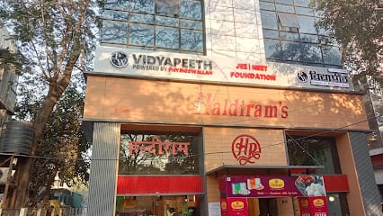 Physics Wallah (PW) Vidyapeeth Coaching Center Pune (FC Road) I IIT JEE